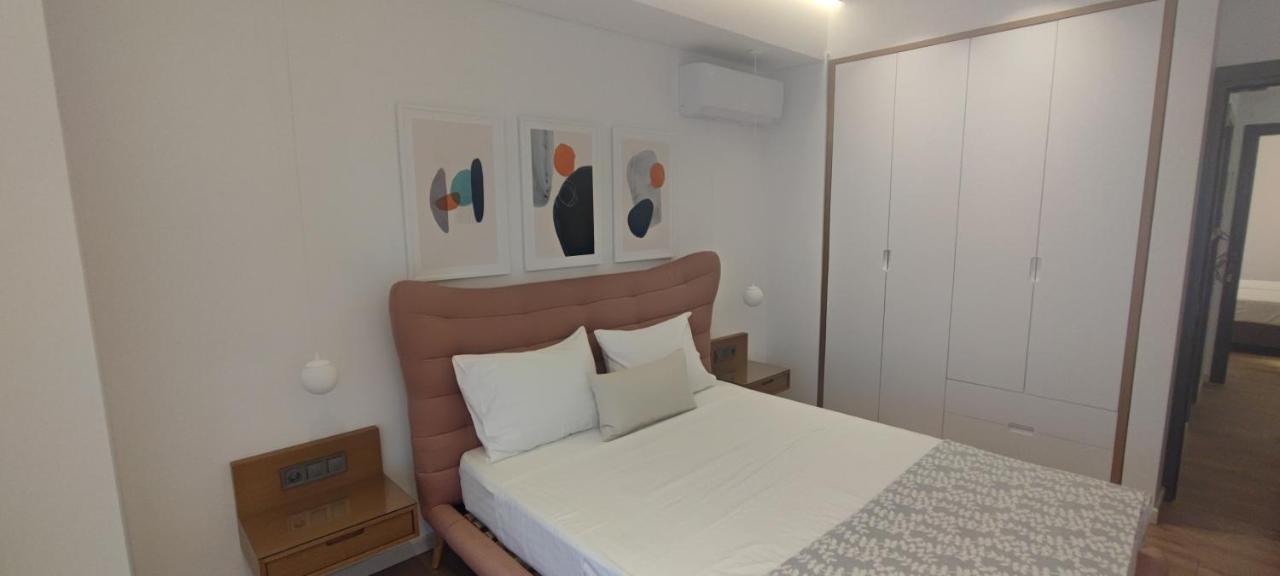 Rustemi Aparthotel Sarandë Esterno foto